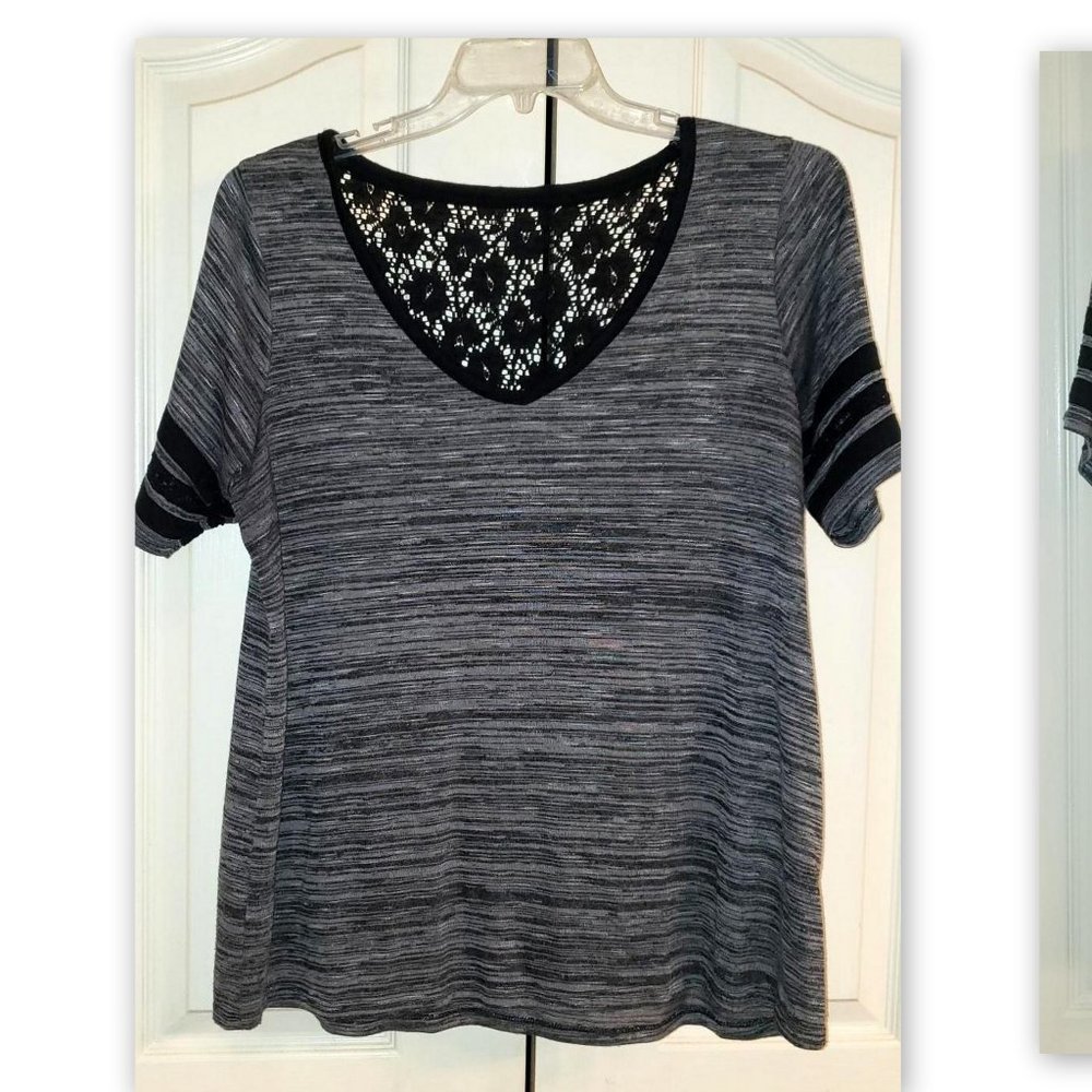 TORRID SIZE 1 TOP WITH LACE DETAILS